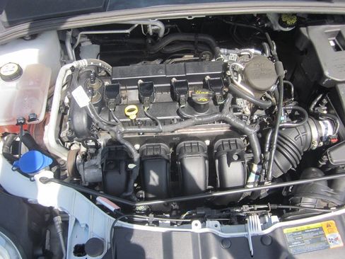 Used 2012 Ford Focus SE FWD image 18