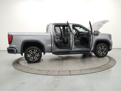 Used 2024 GMC Sierra 1500 AT4 w/ Technology Package AWD/4WD image 16