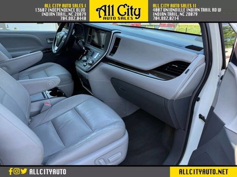 Used 2015 Toyota Sienna XLE Premium FWD image 13