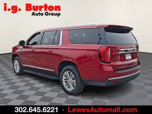 Used 2022 GMC Yukon XL SLT w/ SLT Luxury Package AWD/4WD image 4