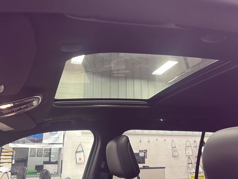 New 2026 Jeep Grand Cherokee L Limited w/ Luxury Tech Group II image 20