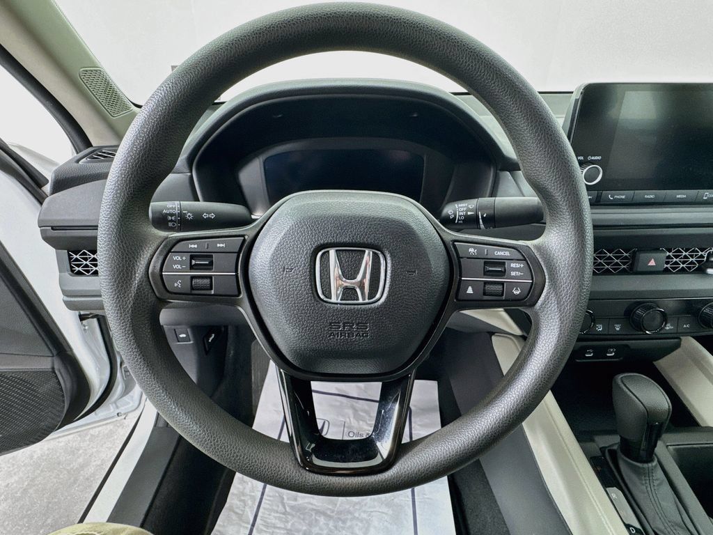 Used 2025 Honda Accord SE image 14
