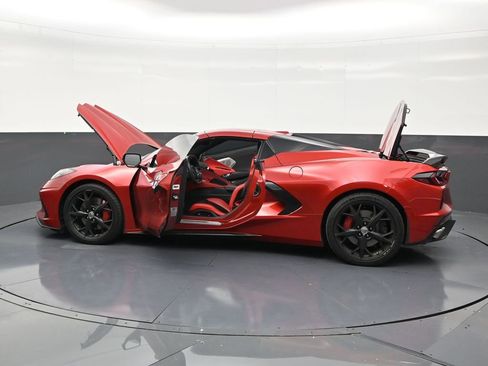 Used 2021 Chevrolet Corvette Stingray Premium Conv w/ Z51 Performance Package RWD image 30