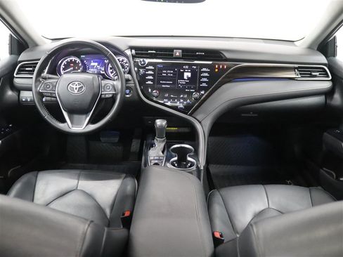Used 2020 Toyota Camry XLE FWD image 24