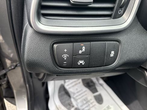 Used 2019 Kia Sorento EX AWD/4WD image 15