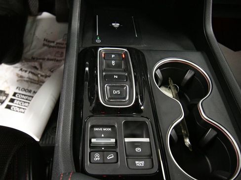 Used 2025 Honda Pilot Black Edition image 16