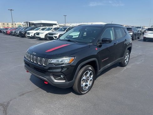 Used 2022 Jeep Compass Trailhawk w/ Trailhawk Convenience Group image 8