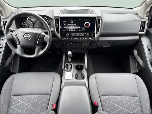Certified 2025 Nissan Frontier SV w/ SV Convenience Package RWD image 12