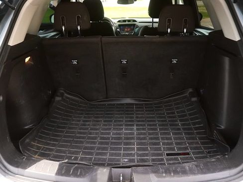 Used 2021 Chevrolet TrailBlazer LT w/ Convenience Package FWD image 16