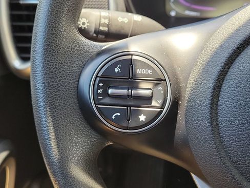 Certified 2023 Kia Soul LX FWD image 9