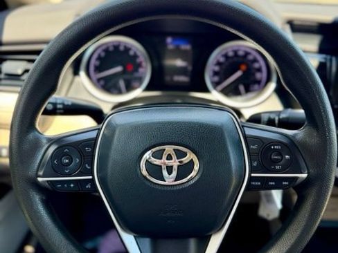 Used 2021 Toyota Camry LE w/ Carpet Mat Package (TMS) FWD image 13