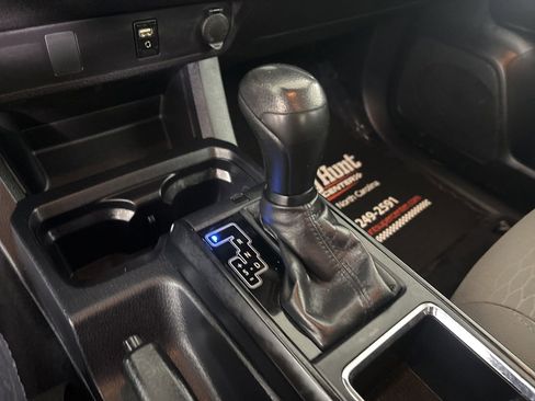 Used 2019 Toyota Tacoma SR image 18