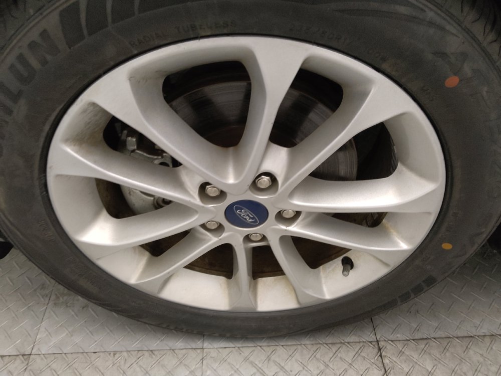 Used 2020 Ford Fusion SE FWD image 31