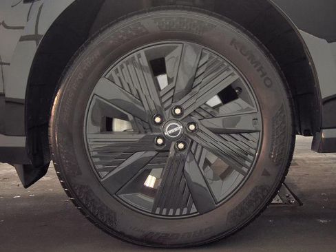 Used 2025 Nissan Murano SV AWD/4WD image 5