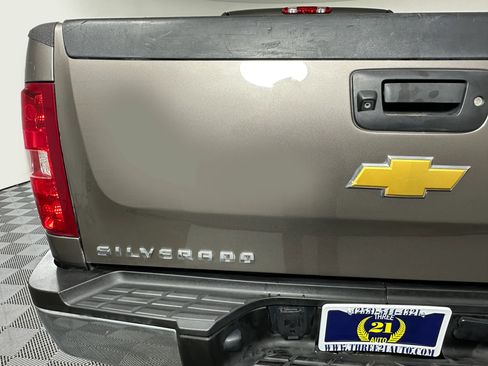 Used 2014 Chevrolet Silverado 3500 LT w/ Interior Plus Package AWD/4WD image 11