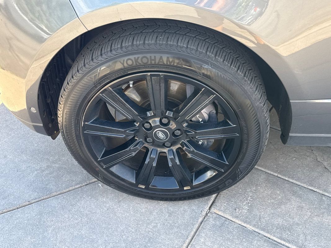 Used 2018 Land Rover Range Rover Supercharged AWD/4WD image 11