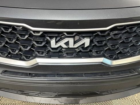 Used 2022 Kia Sorento LX FWD image 9
