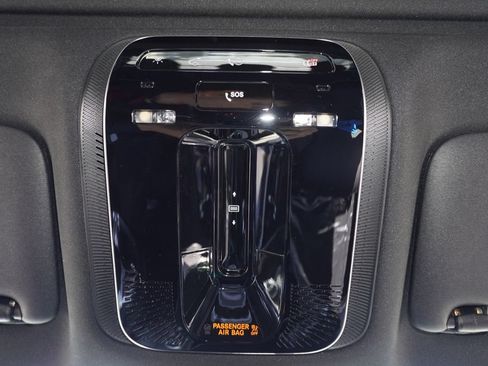 Used 2025 Mercedes-Benz C 300 Sedan image 19