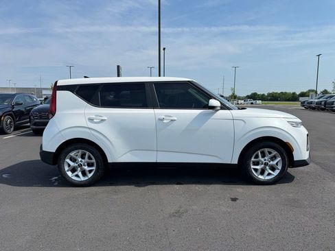 Used 2022 Kia Soul S FWD image 4