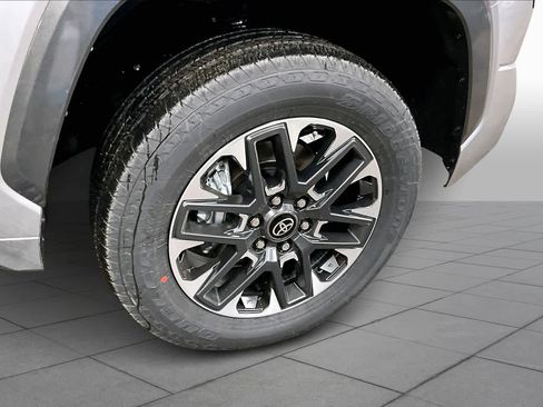 New 2026 Toyota Tundra Limited AWD/4WD image 12