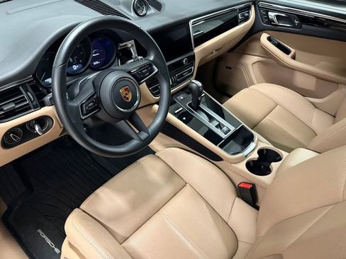 Certified 2022 Porsche Macan AWD/4WD image 4