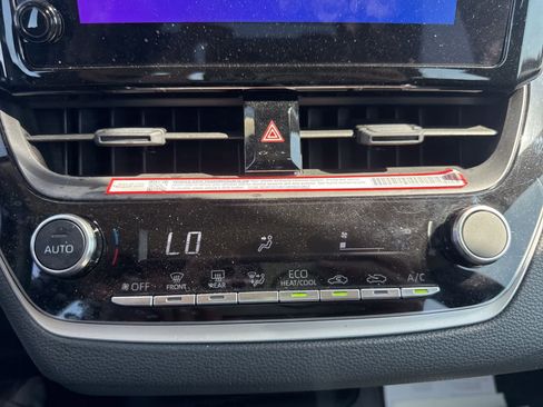 Used 2025 Toyota Corolla LE image 25