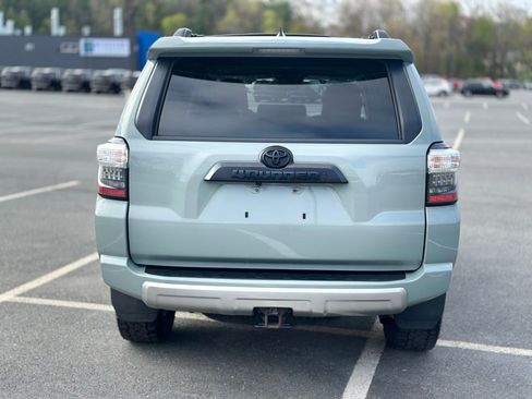 Used 2022 Toyota 4Runner TRD Off-Road Premium AWD/4WD image 5