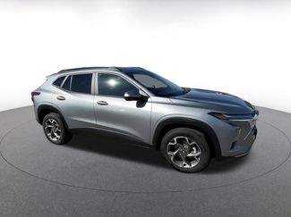Used 2025 Chevrolet Trax LT w/ LT Convenience Package video 2