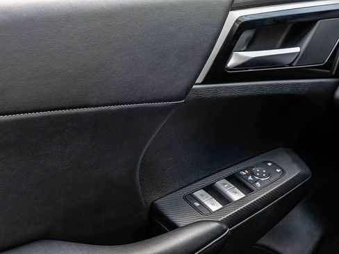 Used 2024 Mitsubishi Outlander AWD image 15