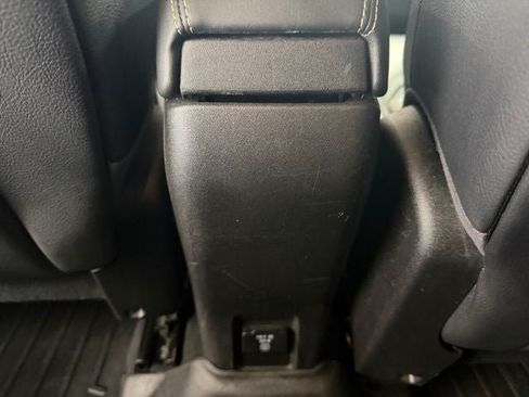 Used 2016 Jeep Renegade Limited AWD/4WD image 20