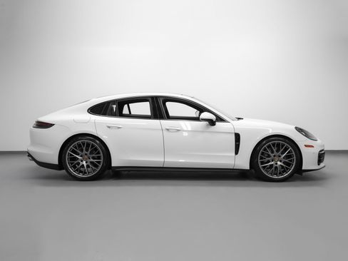 Used 2023 Porsche Panamera 4 image 13