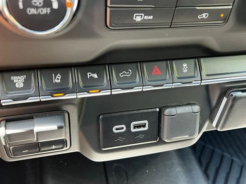 Used 2024 Chevrolet Silverado 2500 W/T w/ WT/CX Safety Package AWD/4WD image 34