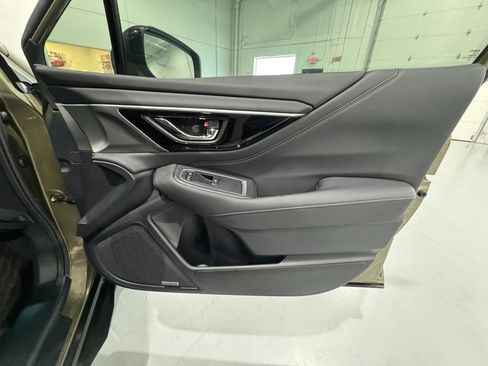 Used 2021 Subaru Outback Limited image 45