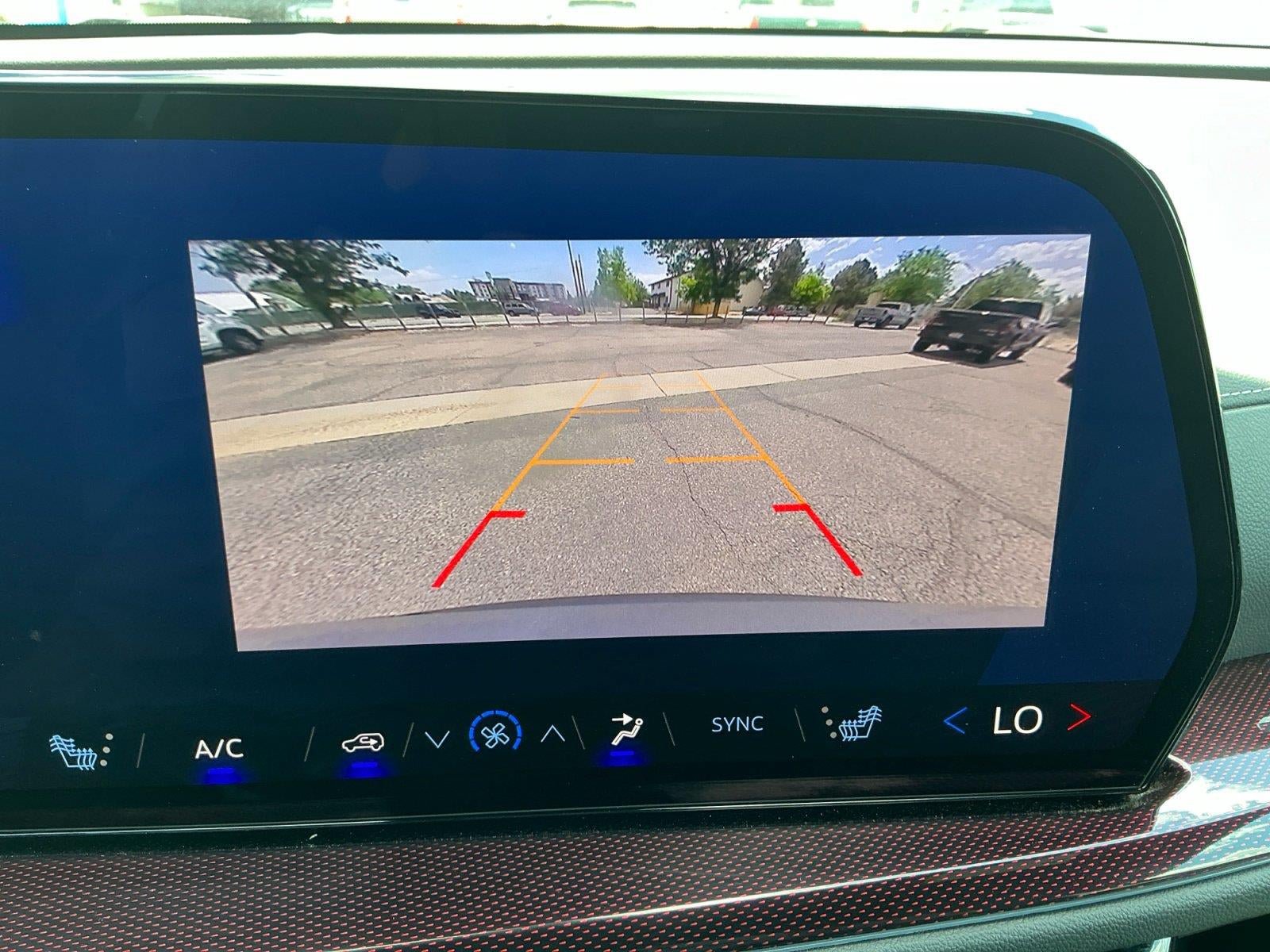 Used 2025 Chevrolet Traverse Z71 AWD/4WD image 19
