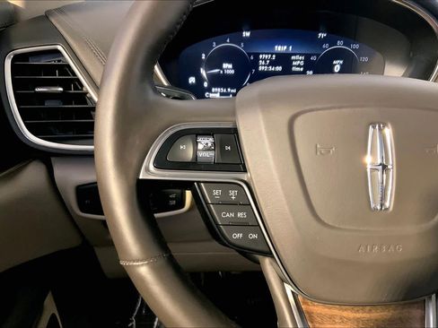 Used 2019 Lincoln Nautilus Reserve AWD/4WD image 24