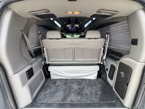 Used 2018 Chevrolet Express 2500 w/ Enhanced Convenience Package image 49