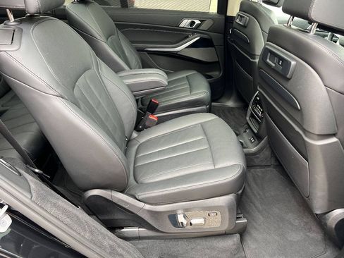 Used 2021 BMW X7 xDrive40i w/ Executive Package AWD/4WD image 19
