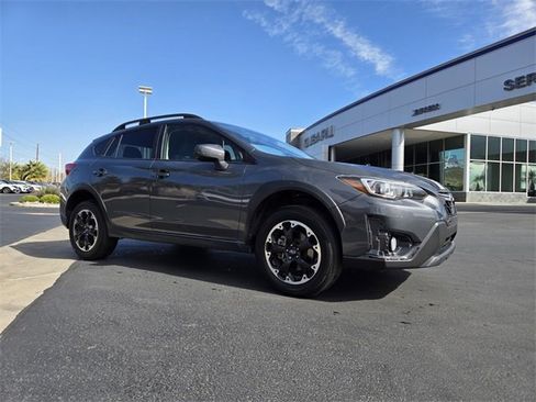 Used 2022 Subaru Crosstrek 2.0i Premium image 2