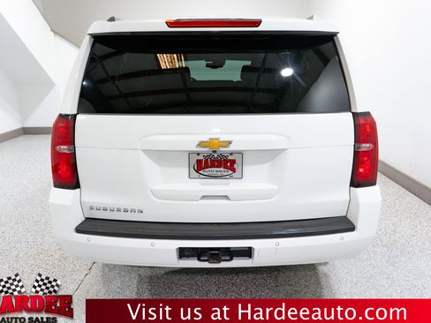 Used 2018 Chevrolet Suburban LT image 4