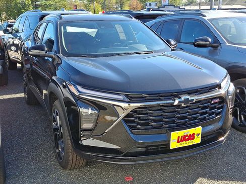 New 2026 Chevrolet Trax RS w/ Sunroof Package image 3