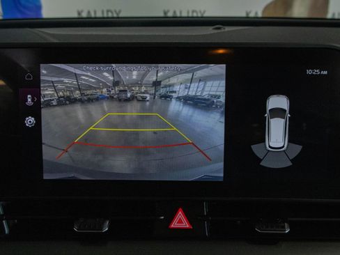 Used 2025 Kia Sportage EX FWD image 7