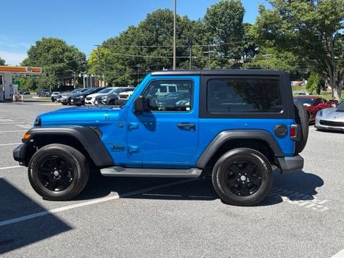Used 2022 Jeep Wrangler Sport AWD/4WD image 3