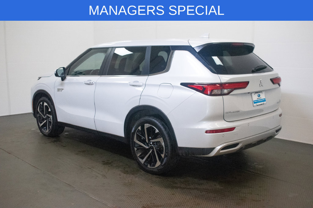 Used 2024 Mitsubishi Outlander 4WD Plug-In Hybrid image 6