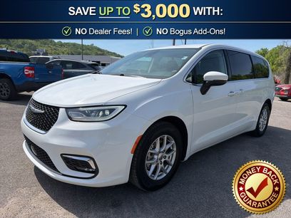 Used 2023 Chrysler Pacifica Touring-L