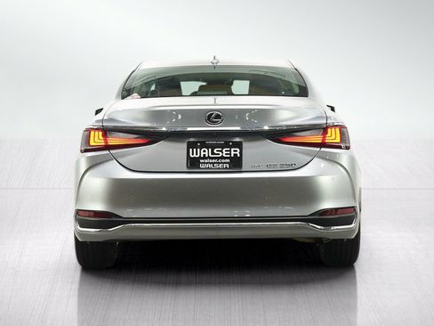 Used 2023 Lexus ES 250 w/ Premium Package AWD/4WD image 4
