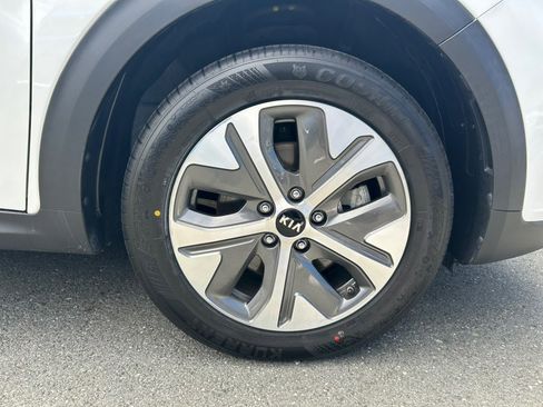 Used 2021 Kia Niro EX FWD image 60