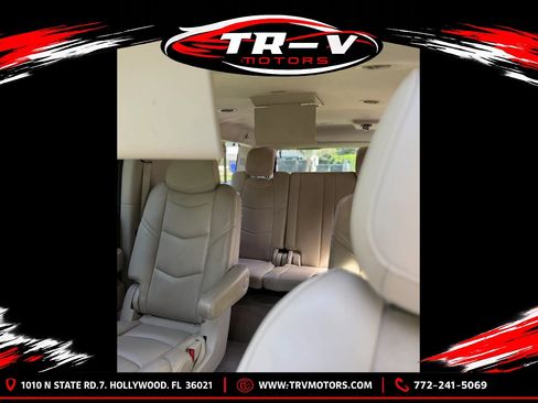 Used 2017 Cadillac Escalade ESV Luxury AWD/4WD image 13