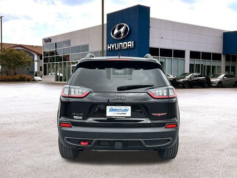 Used 2020 Jeep Cherokee Trailhawk image 4