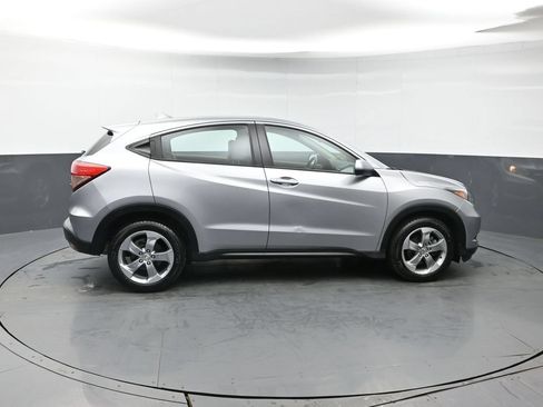 Used 2018 Honda HR-V LX image 7