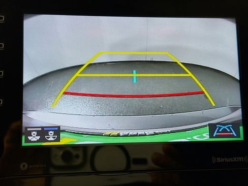 Used 2022 Toyota Camry LE w/ Convenience Package image 19